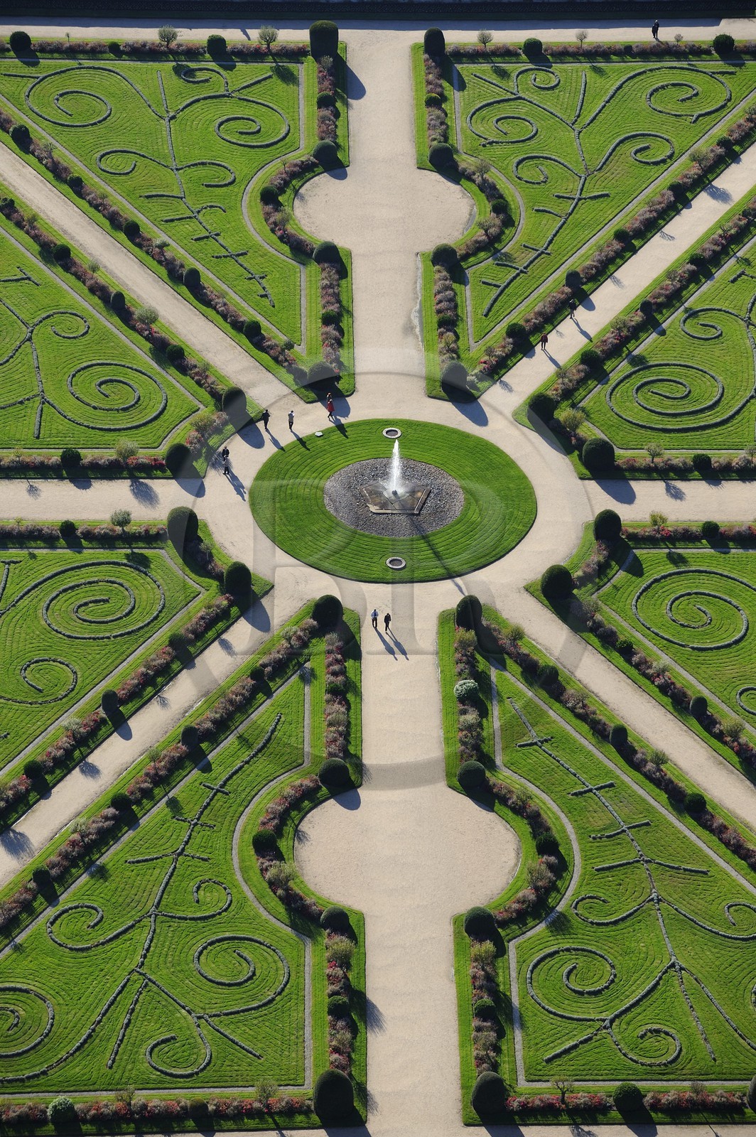 France, Indre et Loire, formal garden of the Chateau de Chenonceau (aerial view)