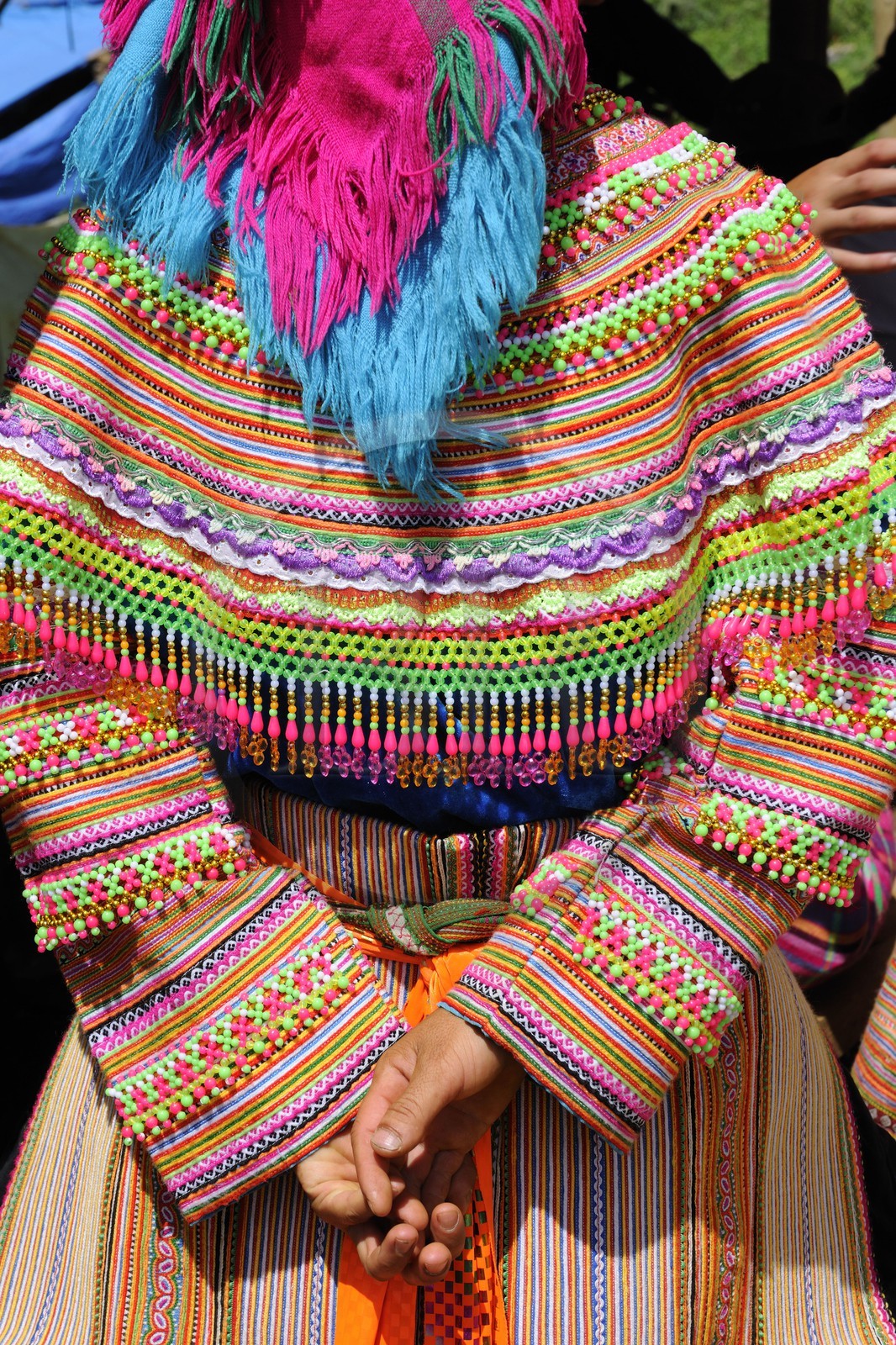 Vietnam, province de Lao Cai, région de Bac Ha, marché de Can Cau, femme de la minorité Hmong Fleur