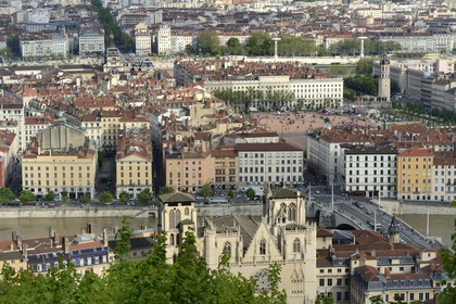 France, Rhone, Lyon, historical site listed as World Heritage by UNESCO, Vieux Lyon (Old Town), Saint Jean Cathedral (Saint John's Cathedral) and the place Bellecour in the district of La Presqu'Ile in the background