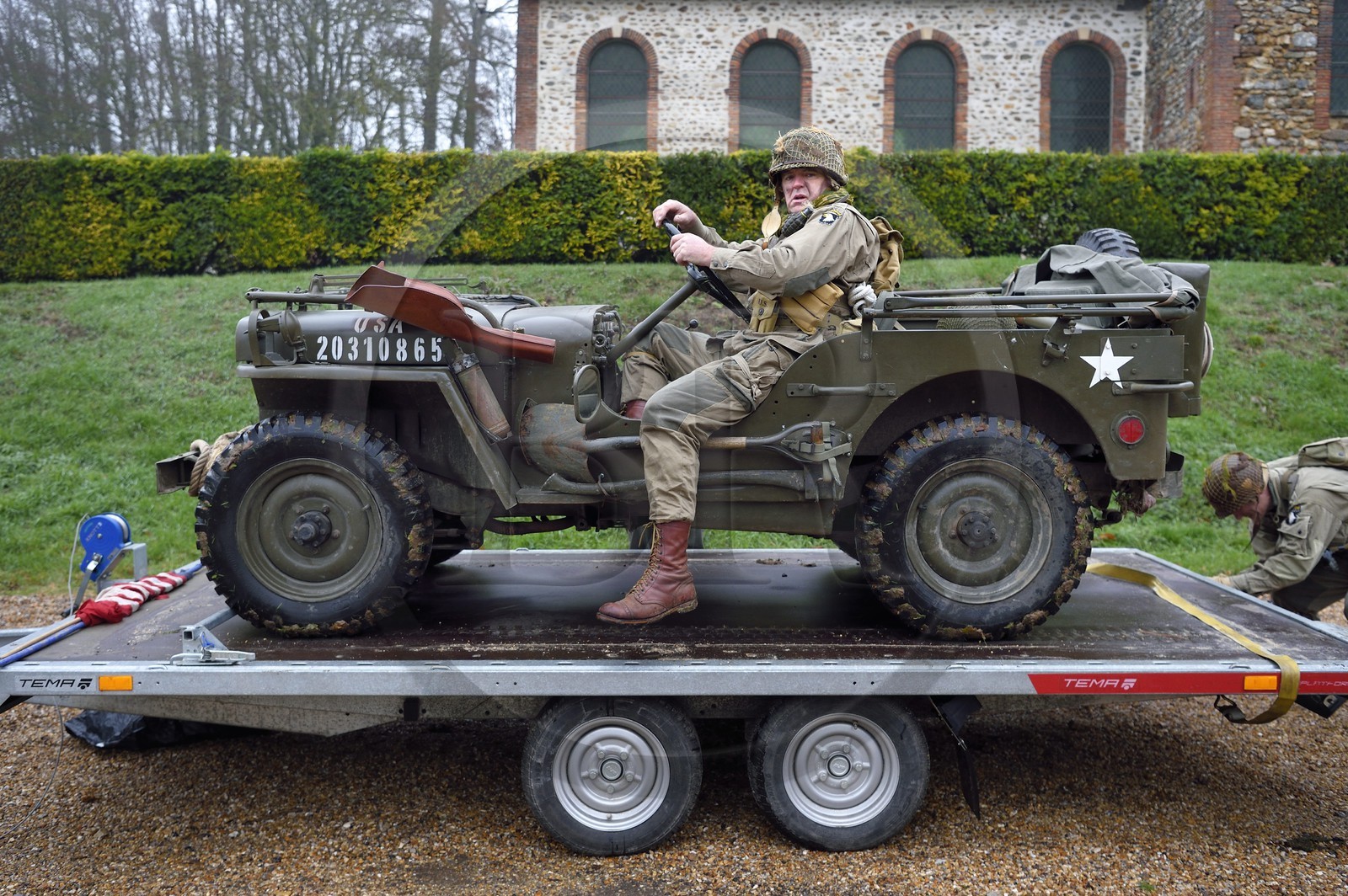 France, Eure (27), Sainte-Colombe-prés-Vernon, Allied Reconstitution Group (association de reconstitution historique de la 2éme Guerre Mondiale américain et Maquis), le reconstitueur Michel Menager en uniforme de la 101e division aéroportée US