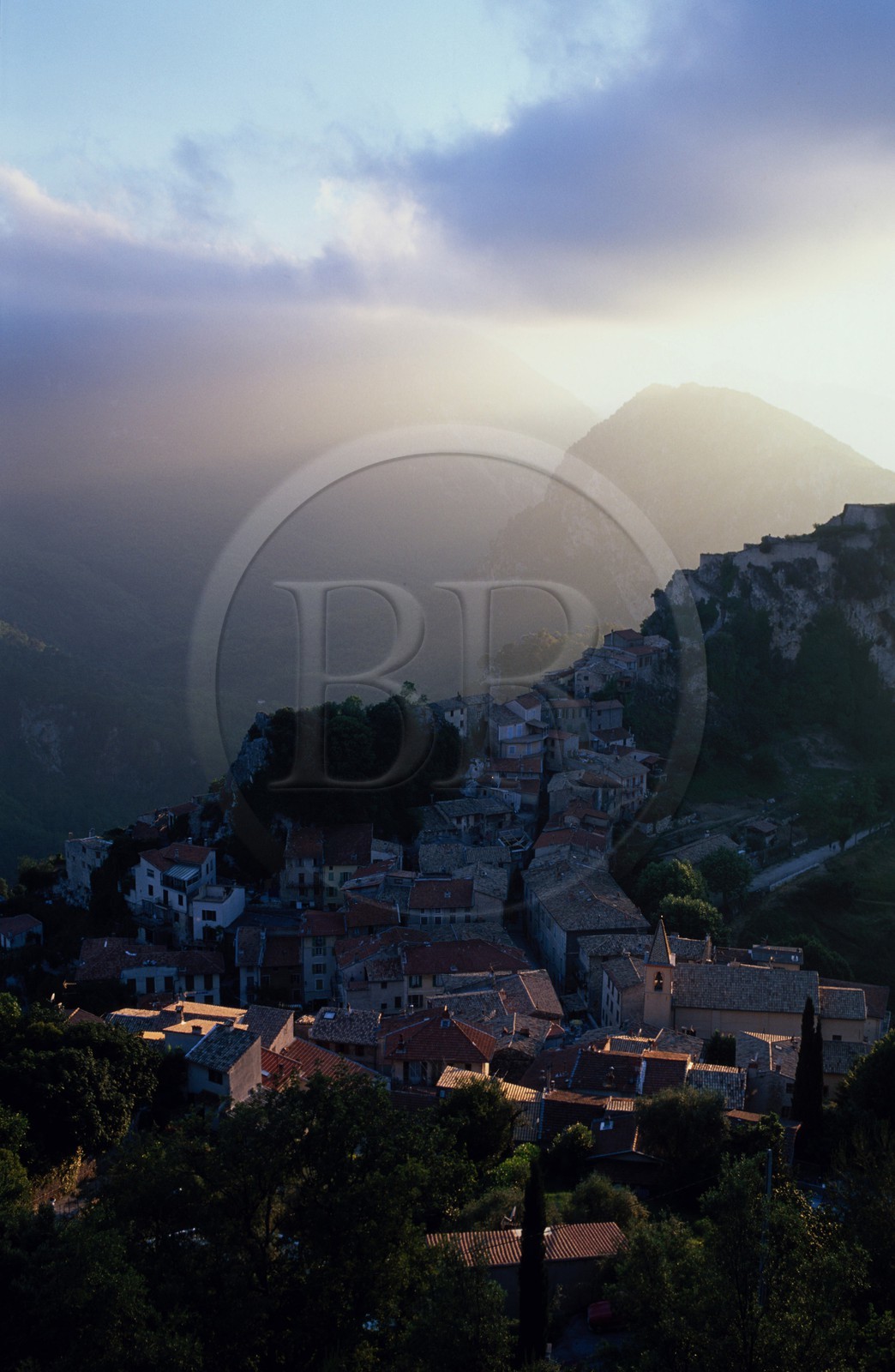 France, Alpes-Maritimes (06), le village perché de Gilette (arrière-pays niçois)