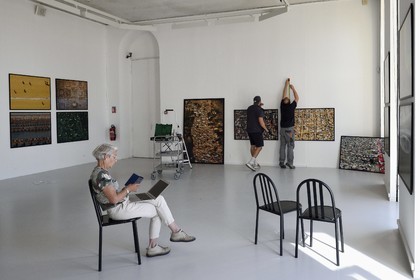 France, Var (83), la rade de Toulon, La Seyne-sur-Mer, quartier de Tamaris, la villa Tamaris, centre d’art consacré à l’exposition de l’art contemporain, Catherine Arthus-Bertrand commissaire de l'exposition de photographies Legacy de Yann Arthus-Bertrand