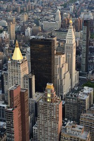 Etats-Unis, New York, Manhattan, Midtown, gratte-ciels du Metropolitan Life Insurance Company Tower entre la 23ème rue et Madison avenue devant Madison Square Park (sur la droite avec horloge)