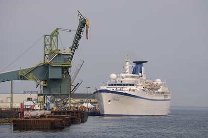 Canada, province du Québec, Saint Laurent, Côte Nord, le bateau de croisière Princess Danaé au port de Havre-Saint-Pierre