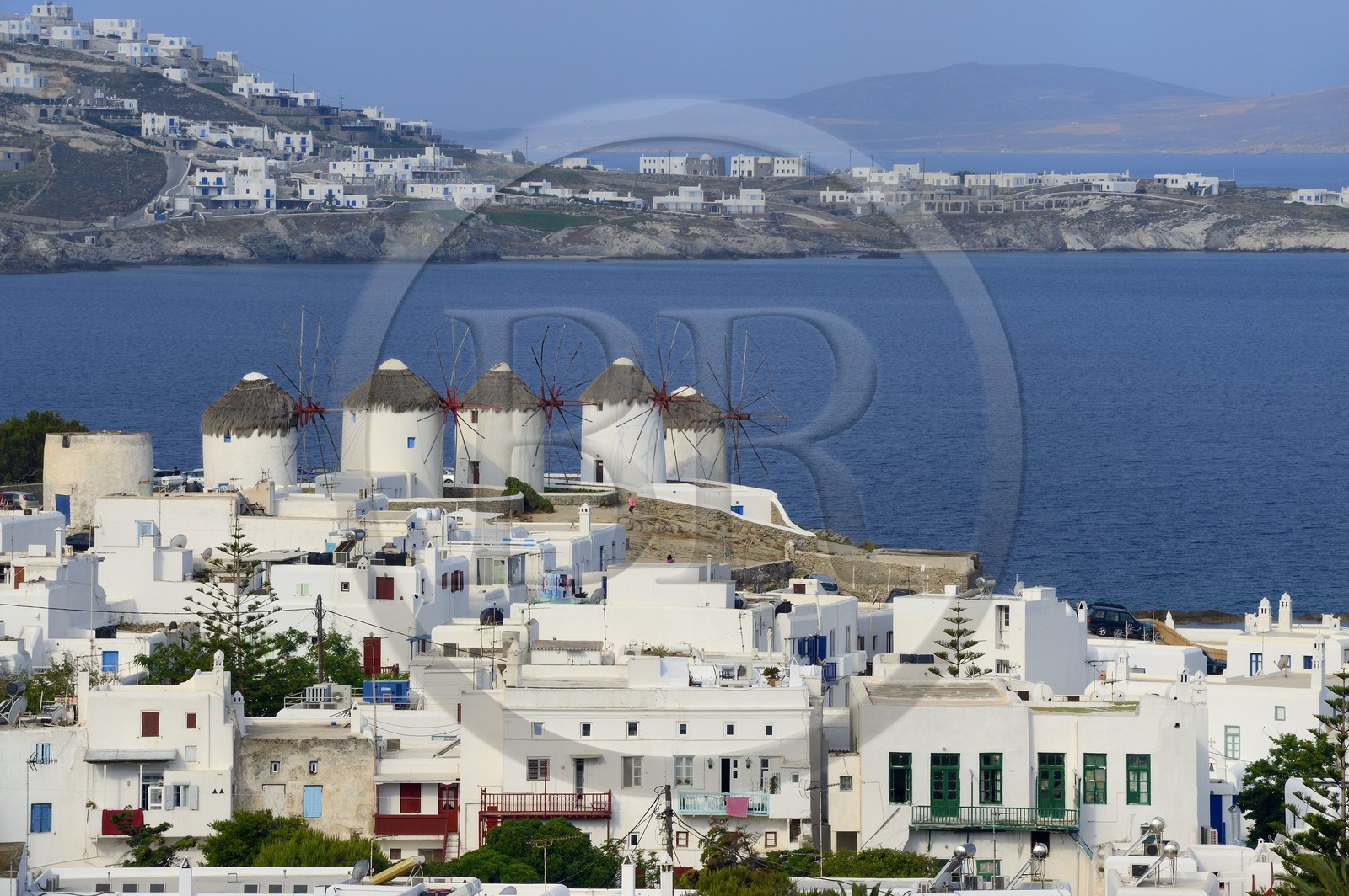 Grèce, Les Cyclades, mer Égée, île de Mykonos, Chora (Mykonos town), les cinq moulins (Kato Mili)