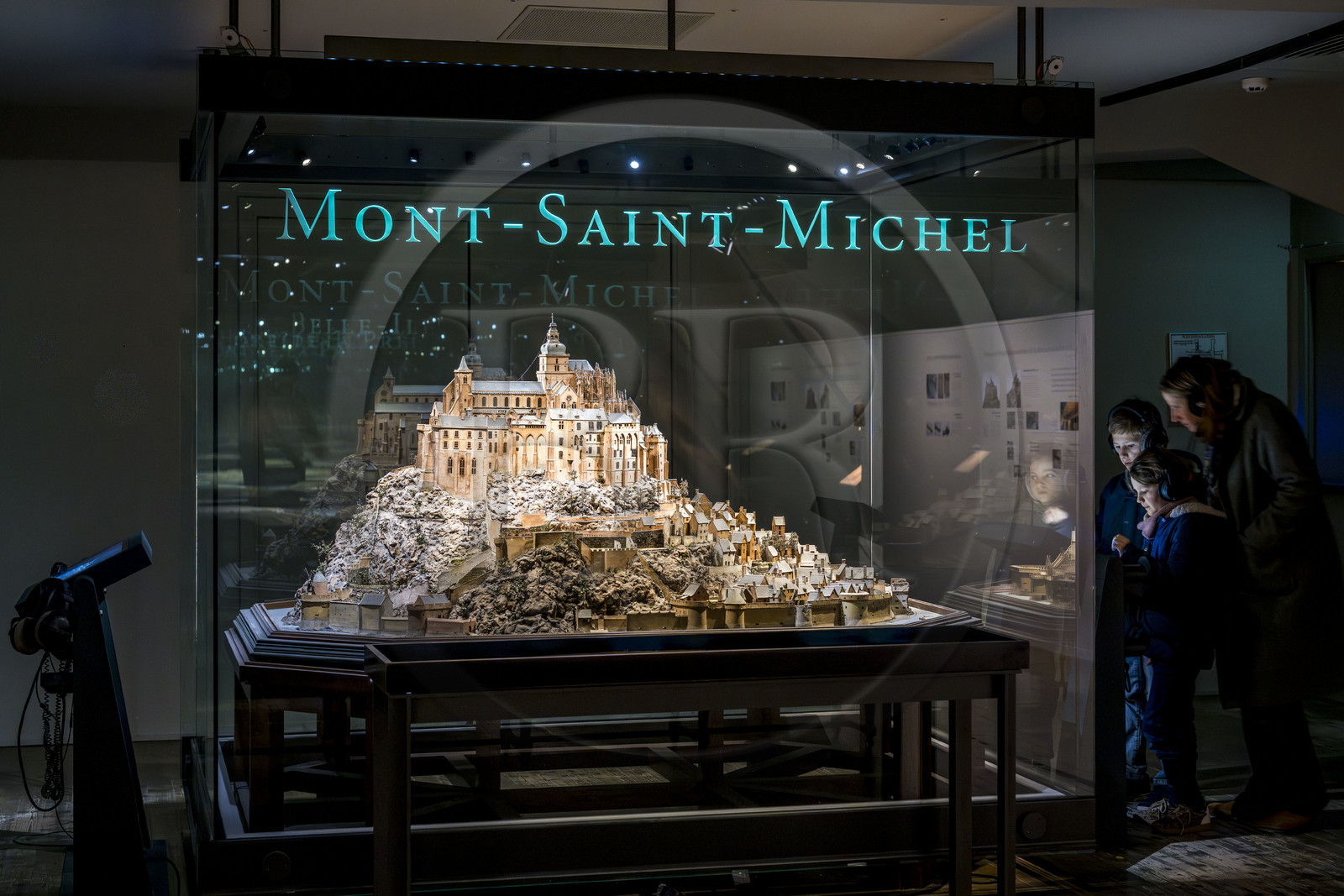 France, Paris (75), Hotel des Invalides, Musée de l'Armée, Musée des Plans-Reliefs, le Mont Saint-Michel, maquette réalisée par un moine de l'abbaye en cartes à jouer avant 1691 au 1 144