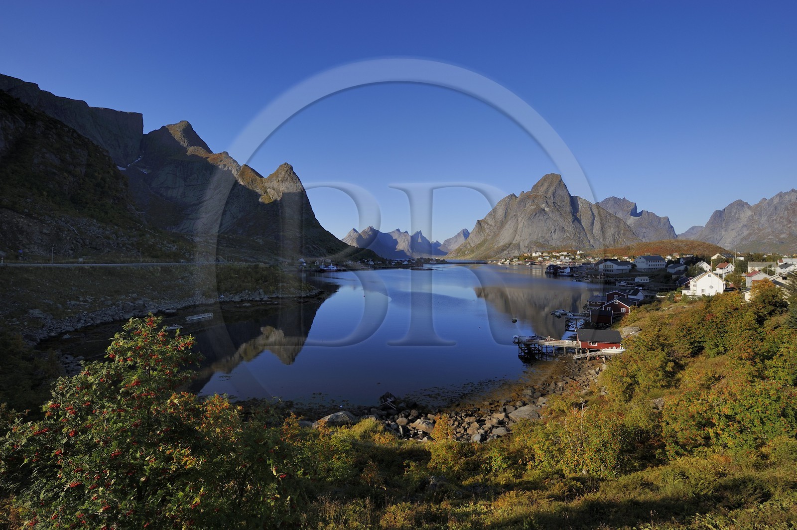 Norway, Nordland, Lofoten Islands, fishermen village of Reine