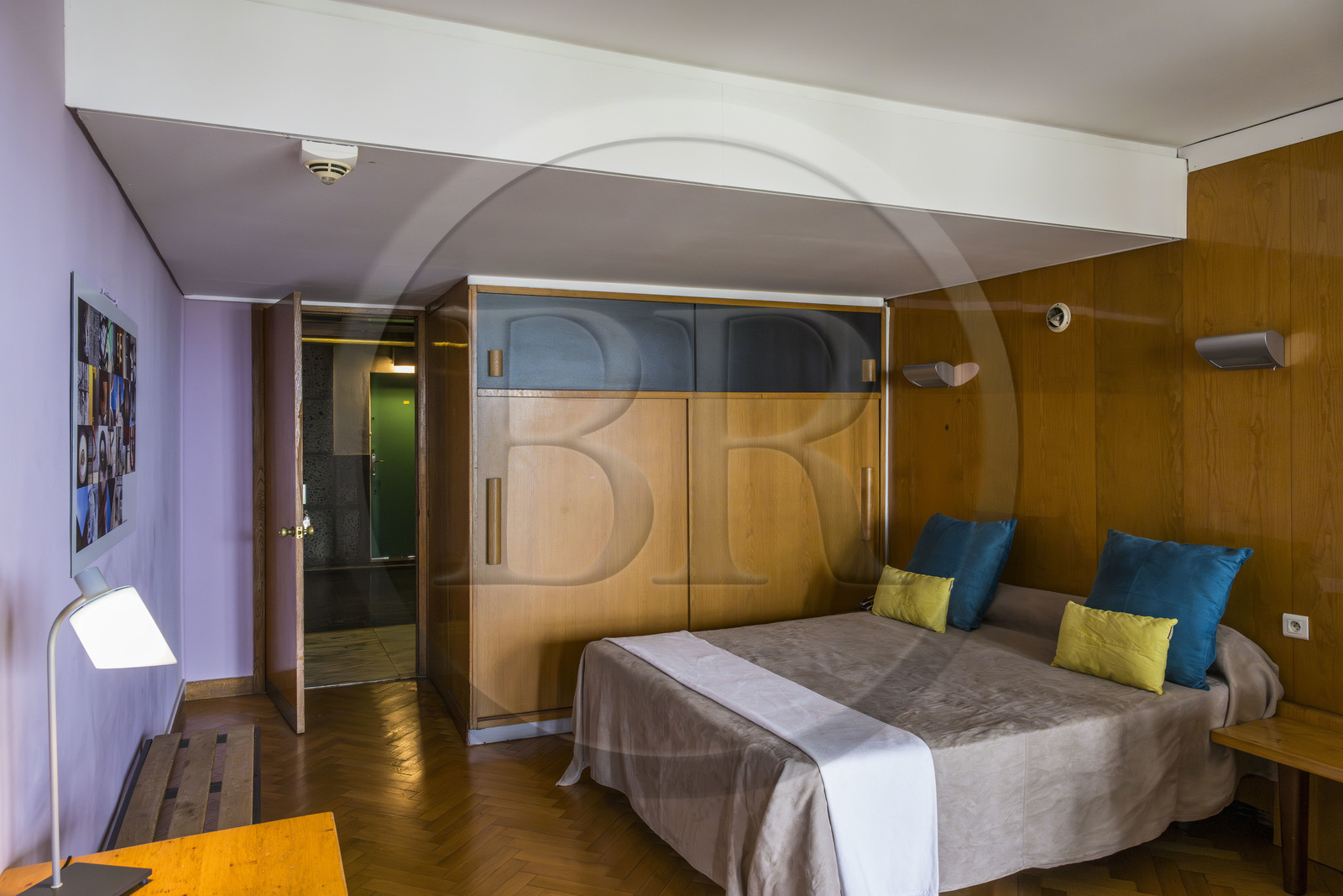 France, Bouches-du-Rhône (13), Marseille, oeuvre architecturale de Le Corbusier, classée Patrimoine Mondial de l'UNESCO, la Cité Radieuse par l'architecte Le Corbusier, Hotel restaurant Le Corbusier, une chambre