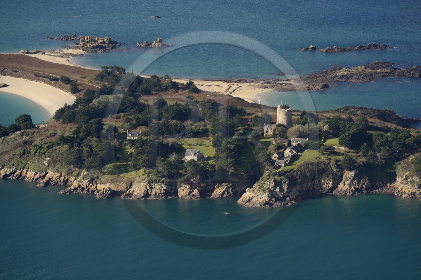 France, Côtes-d'Armor (22), petit archipel des Ebihens (Hébihens) prolongeant la presqu'île de Saint-Jacut-de-la-Mer (vue aérienne)