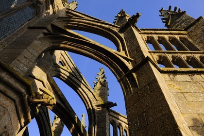 France, Manche (50), l'abbaye du Mont-Saint-Michel, classé Patrimoine Mondial de l'UNESCO, les gargouilles de l'église sur les arcs-boutants