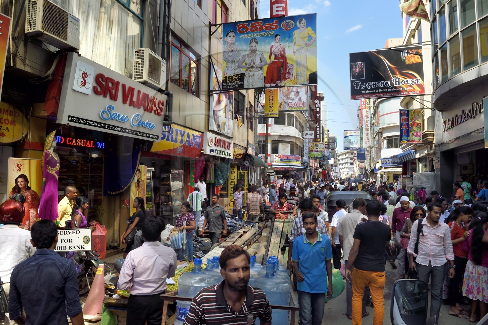 Sri Lanka, province de l'ouest, district de Colombo, Colombo, le bazar animé de Pettah dans 2nd Cross street