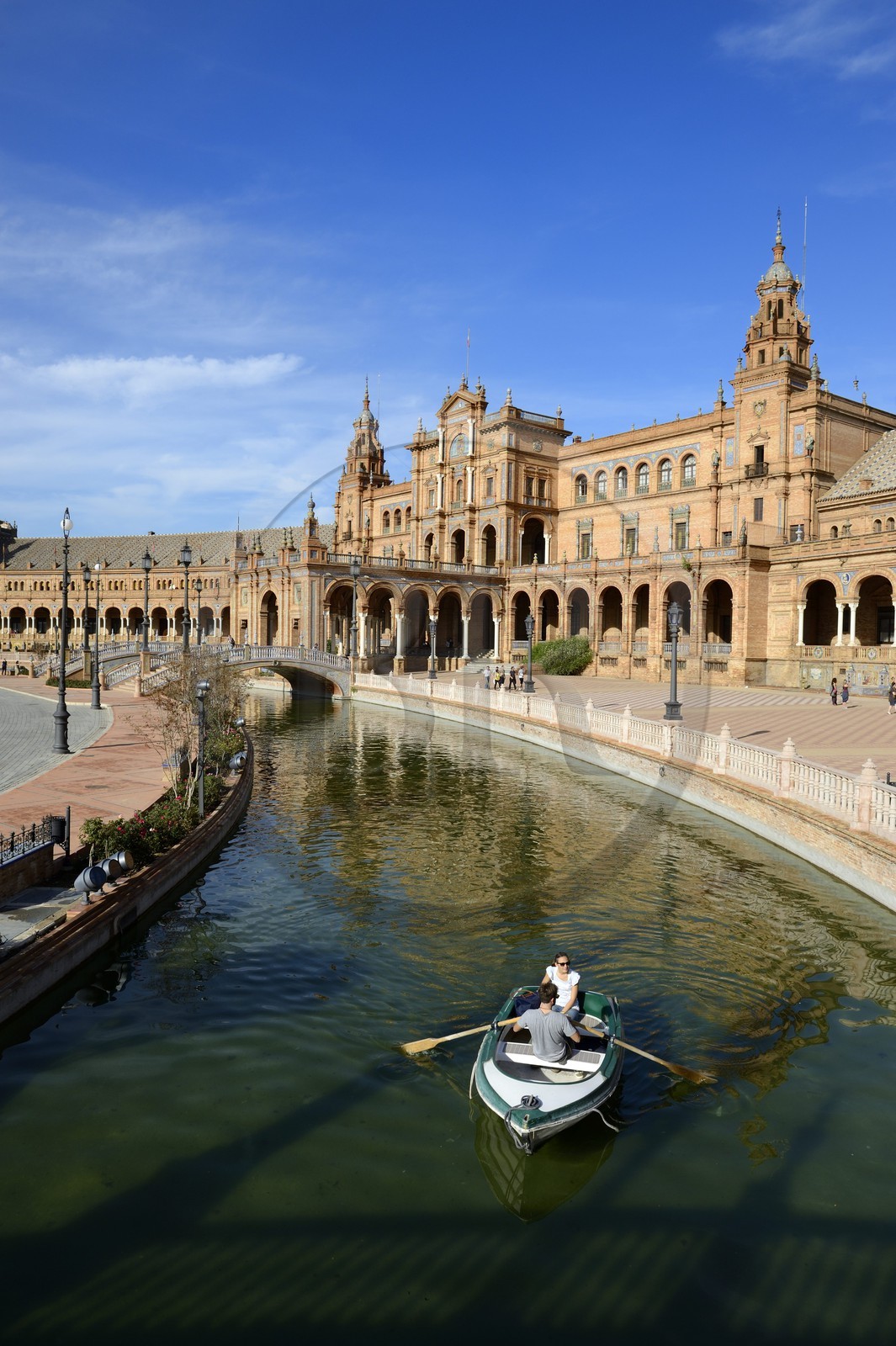 Espagne, Andalousie, Séville, Parque de Maria Luisa, Plaza de Espana (Place d' Espagne) construite pour l'Exposition ibéro-américaine de 1929