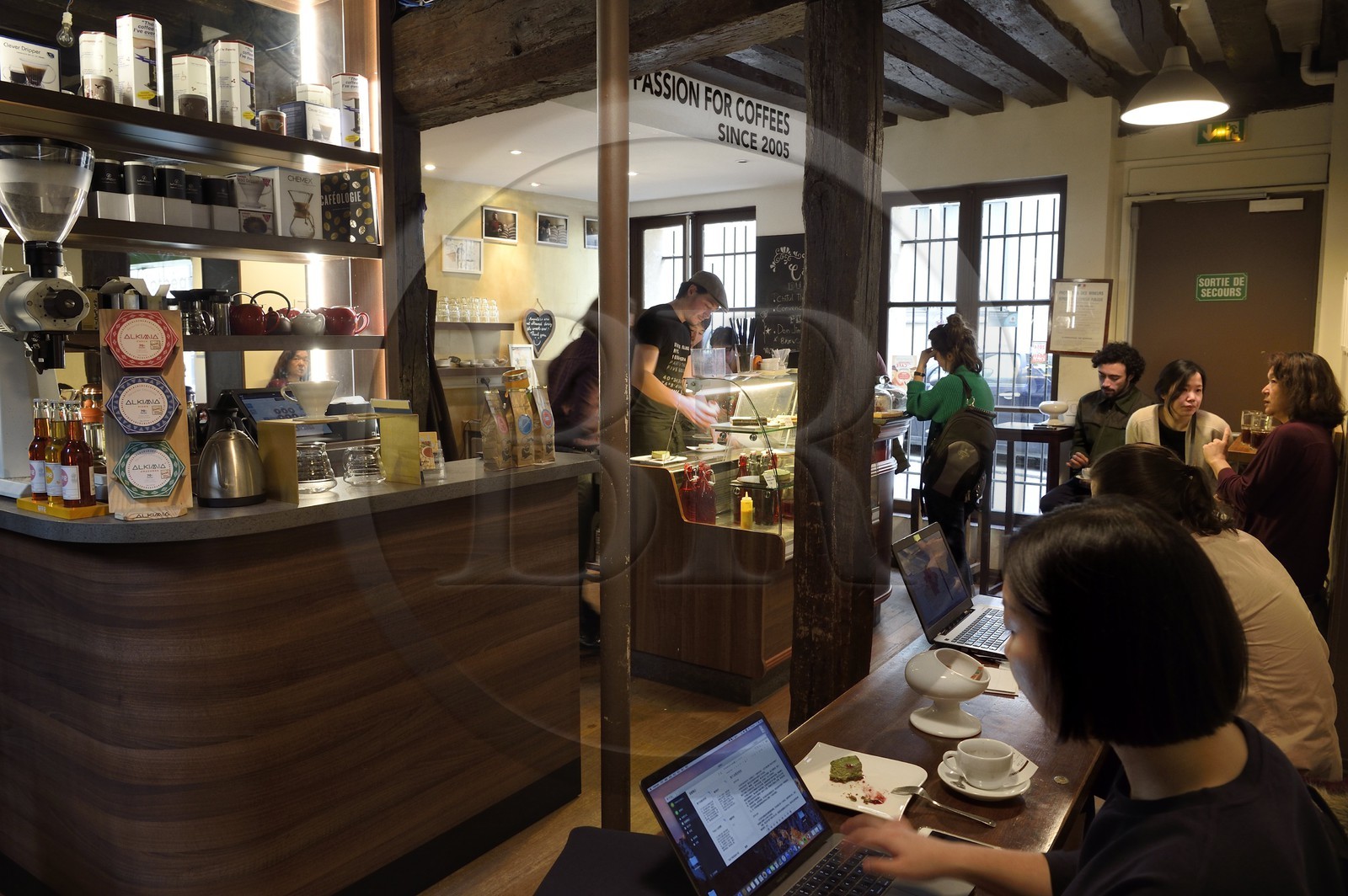 France, Paris, the Cafeotheque rue de l'Hotel de ville, café but also space roasting and selling coffee