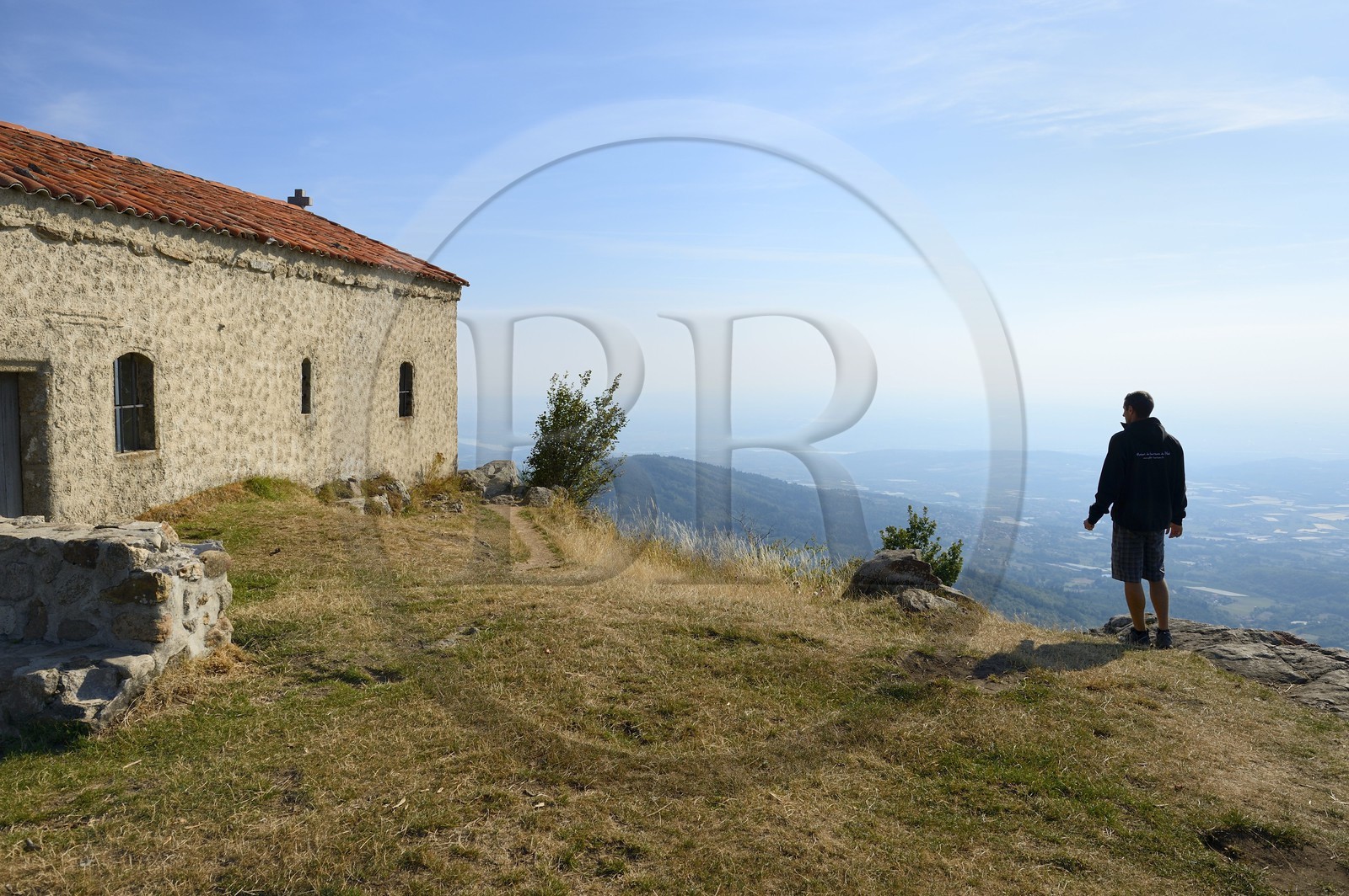France, Loire (42), le Parc Naturel Régional du Pilat et la vallée du Rhône depuis la chapelle Saint-Sabin