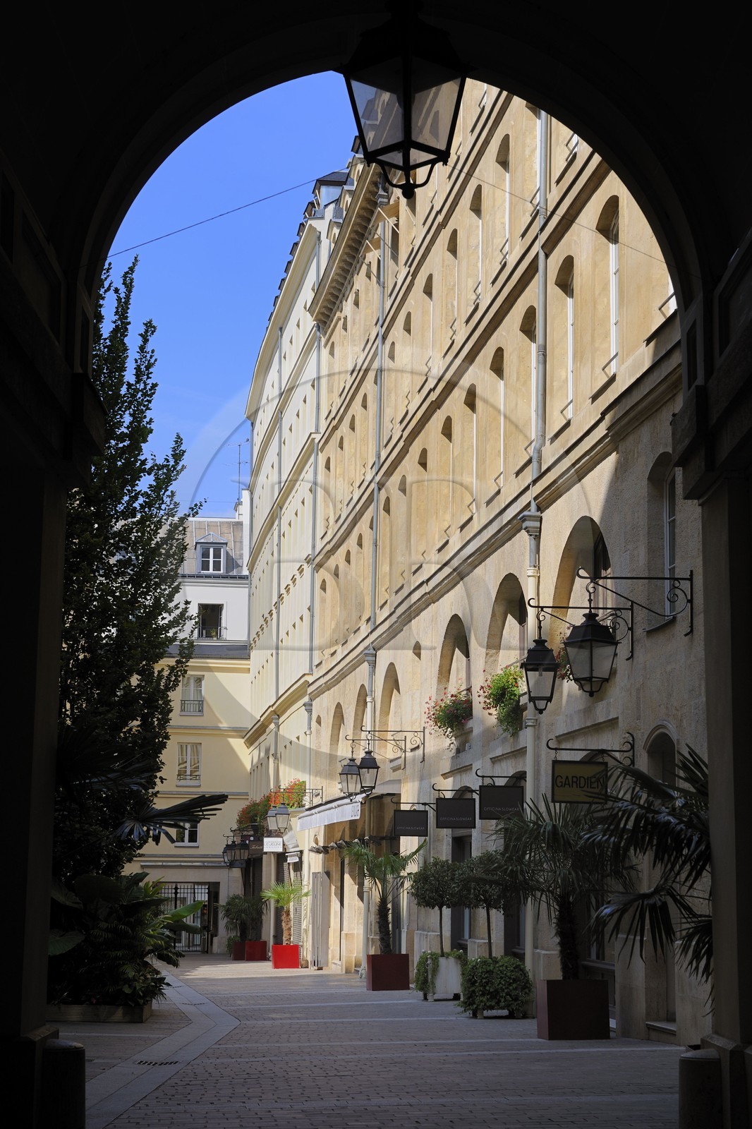 France, Paris (75), village Royal donnant rue Royale