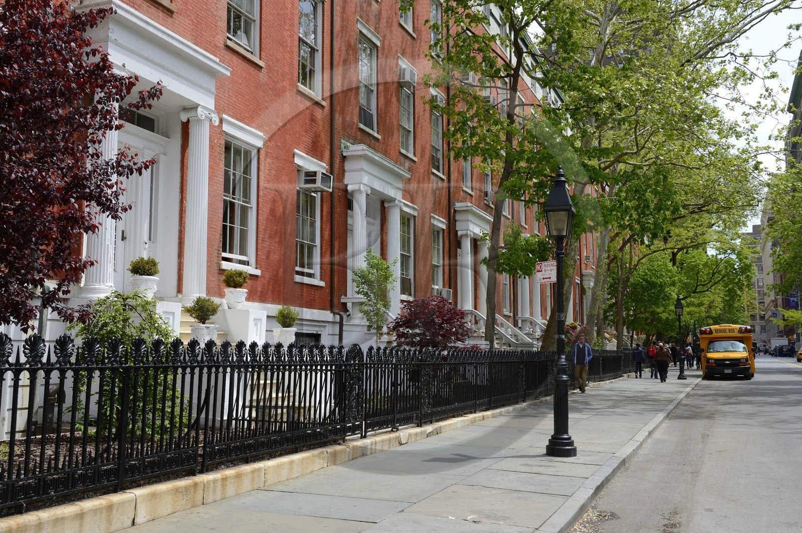 Etats-Unis, New York, Manhattan, Greenwich village, rue Washington Square North, hotels particuliers (townhouses) de style greek revival construits vers 1830
