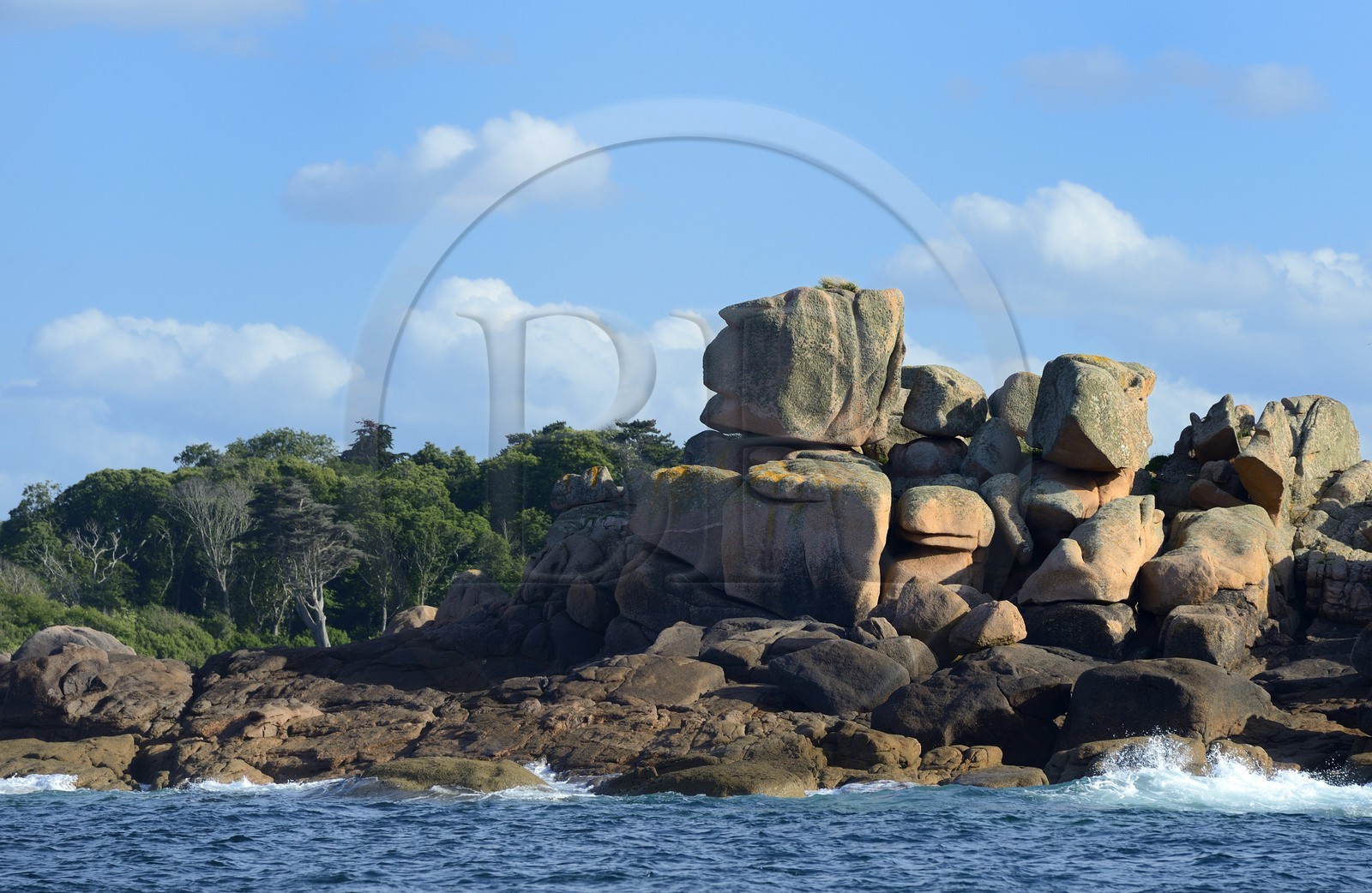 France, Côtes-d'Armor (22), Côte de Granit Rose, Perros-Guirec, Ploumanac'h, la pointe de Squewel France, Cotes-d'Armor, Cote de Granit Rose (the Pink Granite coast), Perros Guirec, Ploumanach, Pointe de Squewel