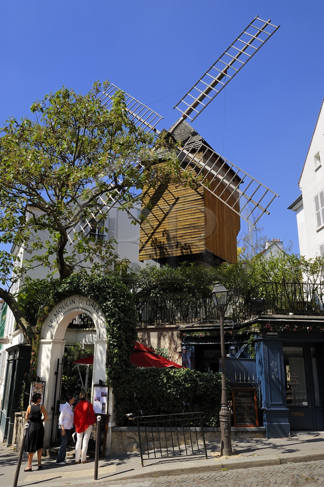 France, Paris, la butte montmartre, Moulin de la Galette