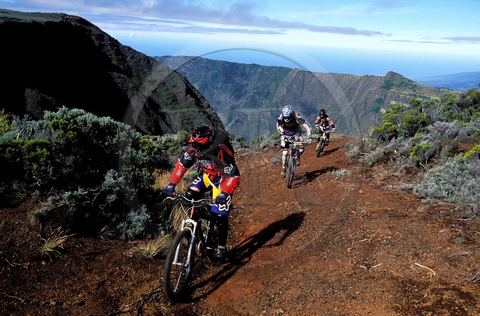 France, île de la Réunion, région du sud-est, Piton de la Fournaise, classé Patrimoine Mondial de l'UNESCO, descente en VTT des pentes du volcan