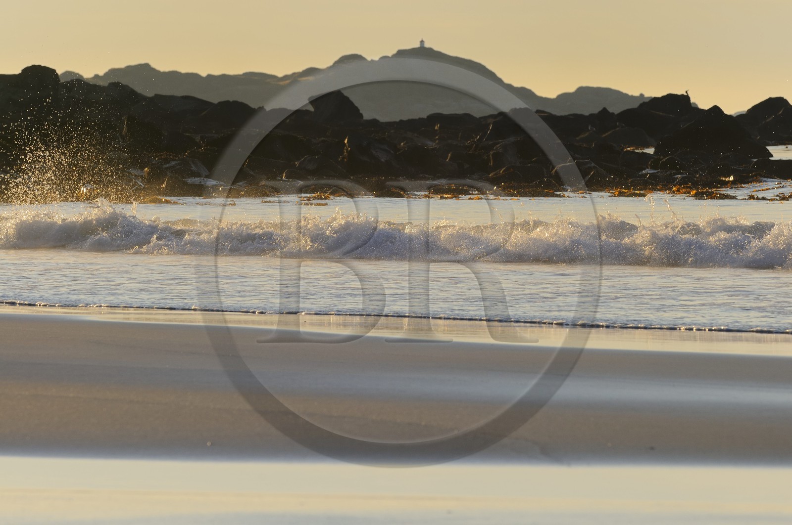 Norway, Nordland, Lofoten Islands, Isle of Flakstadoy, white sandy beach of Ramberg