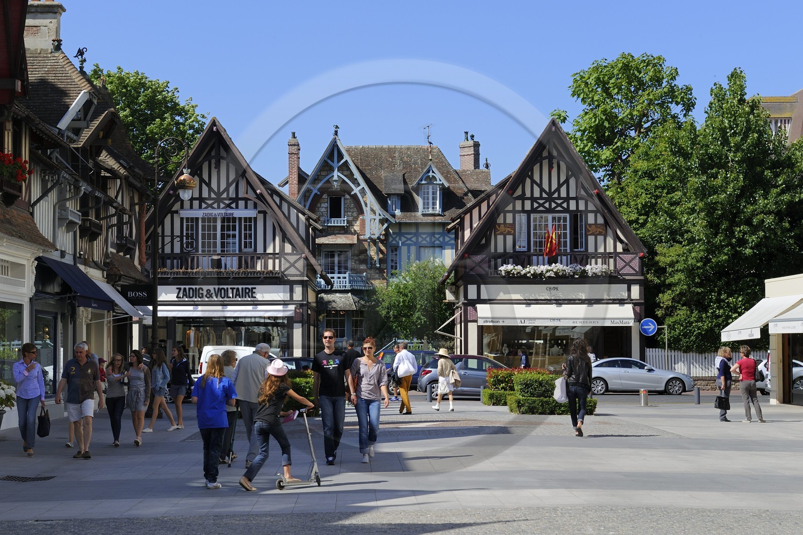 France, Calvados (14), Pays d'Auge, Deauville, boutiques de luxe rue du Casino