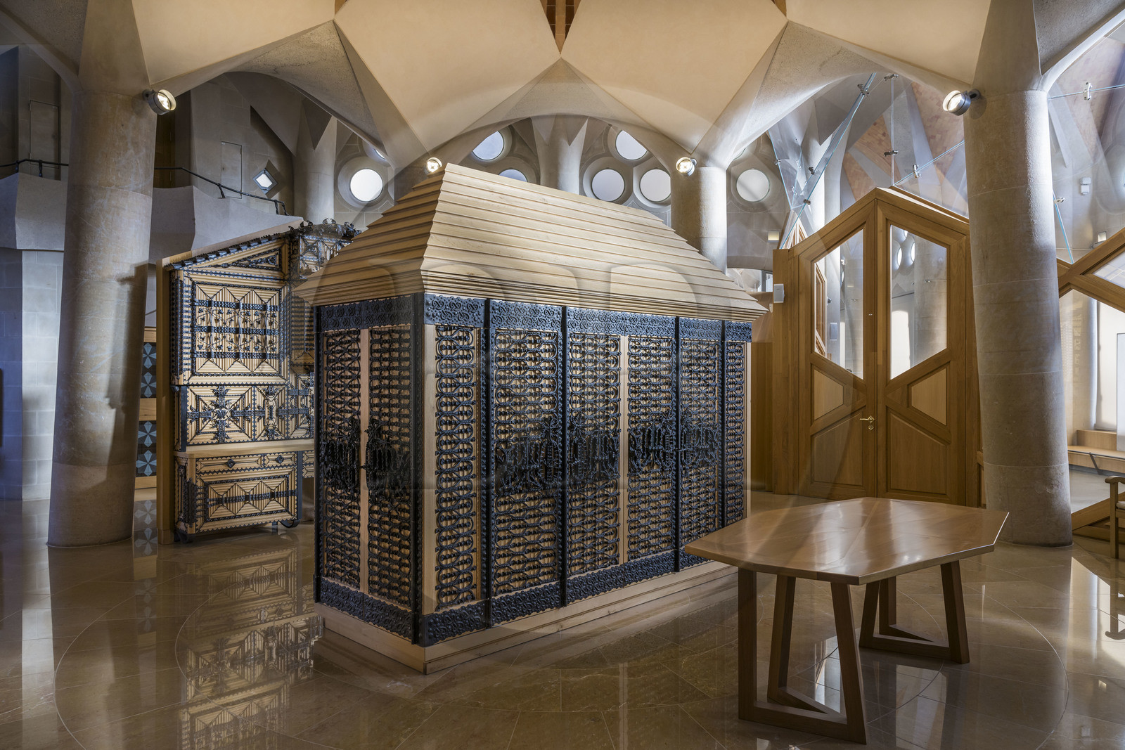 Espagne, Catalogne, Barcelone, quartier de l'Eixample, basilique de la Sagrada Familia de l'architecte du modernisme catalan Antoni Gaudi classée Patrimoine Mondial de l'UNESCO, la sacristie