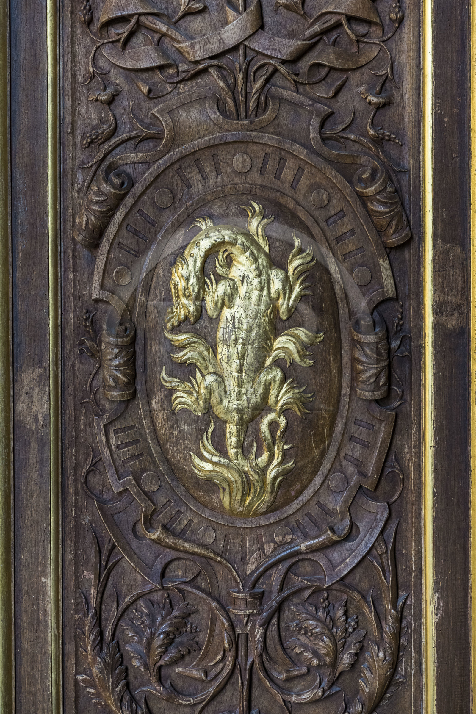 France, Seine-et-Marne (77), Fontainebleau, chateau de Fontainebleau, classé Patrimoine Mondial par l'UNESCO, la Galerie François 1er construite entre 1528 et 1530, la salamandre emblème de François 1er