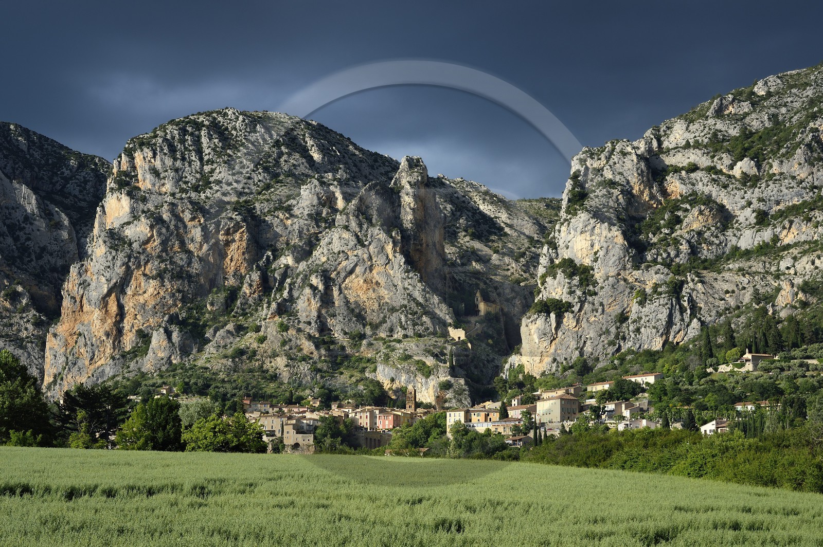 France, Alpes-de-Haute-Provence (04), Parc Naturel Régional du Verdon, Moustiers-Sainte-Marie, labellisé Les Plus Beaux Villages de France