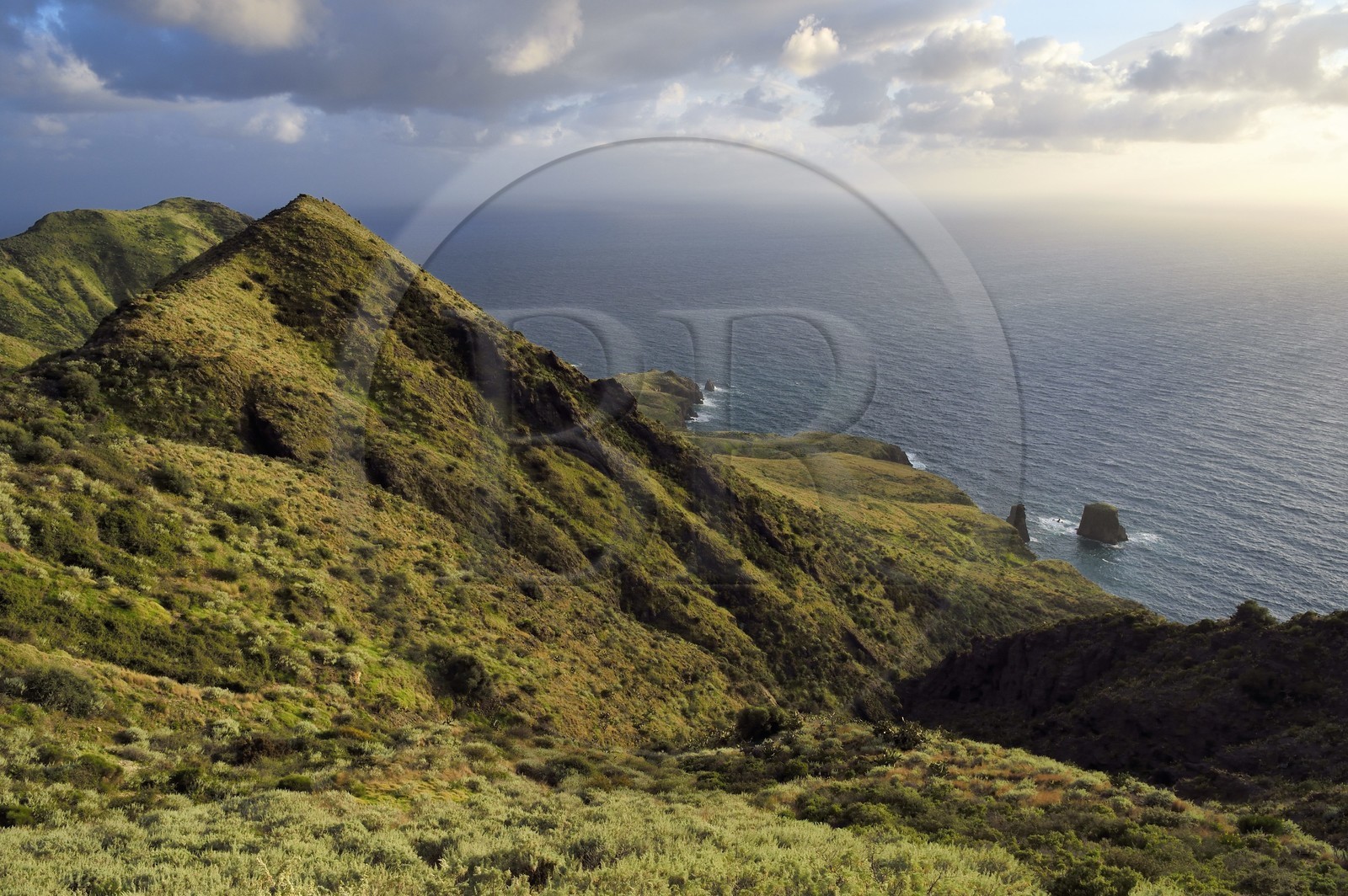 Italie, Sicile, iles Eoliennes, classées Patrimoine Mondial de l'UNESCO, Ile de Lipari, cote Ouest