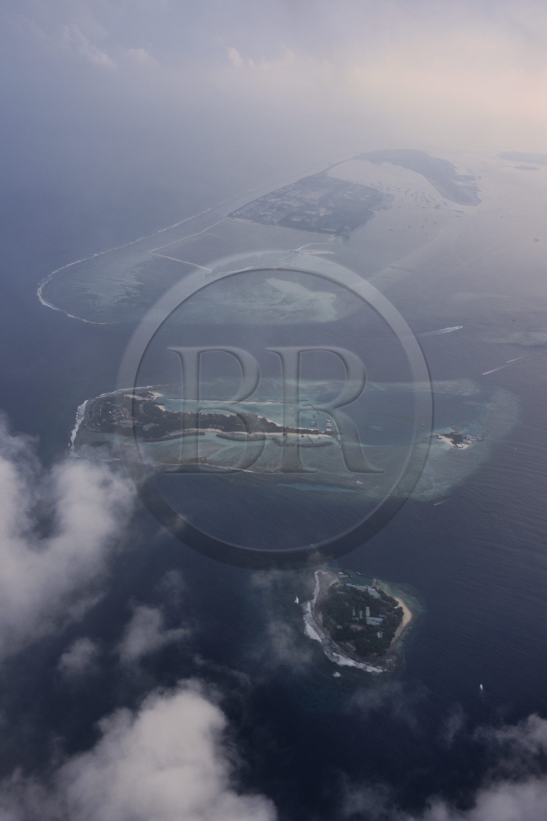 Maldives, Ile et atoll (vue aérienne)