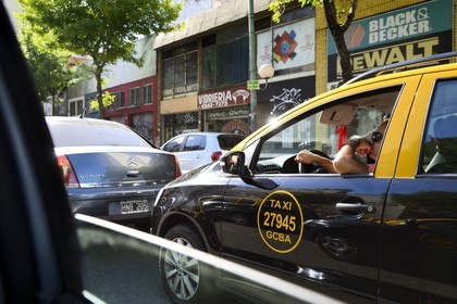 Argentine, Buenos Aires, taxi dans le quartier Saint Telmo