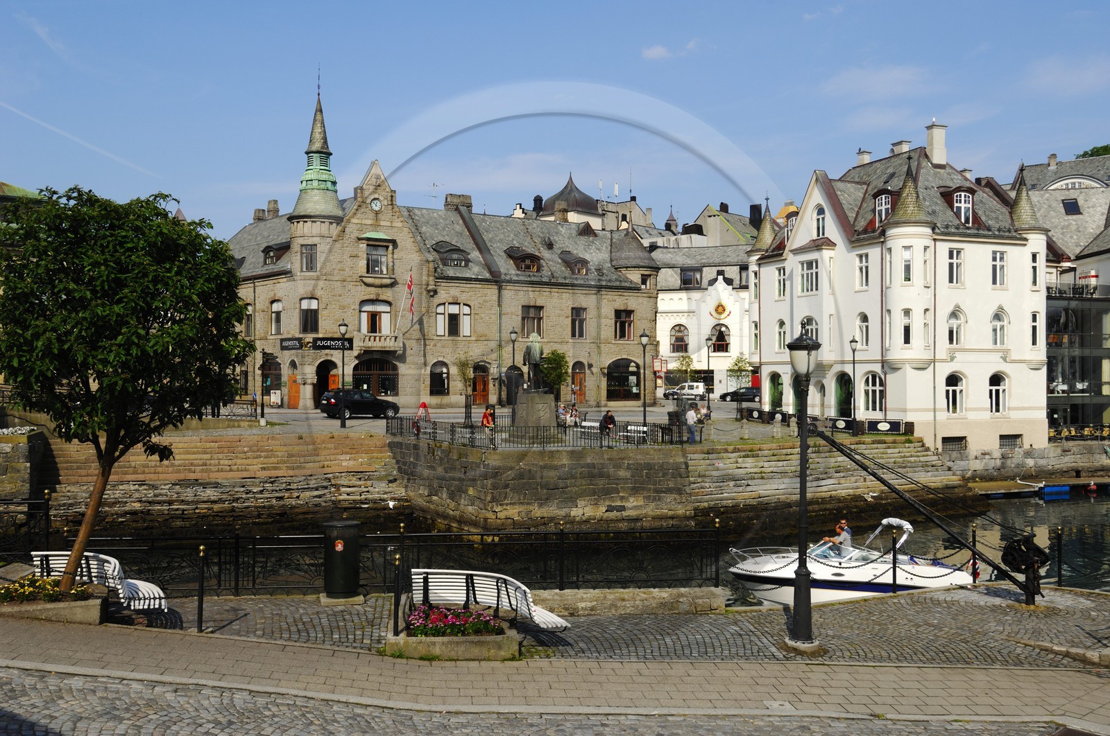 Norvège, More Og Romsdal, Alesund, la place de la pharmacy (Apotekertorget) dans la vieille ville