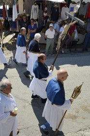 France, Haute-Corse (2B), région du Niolu (Niolo), Casamaccioli, fête de la Santa du Niolu où l'on célèbre la Nativité de la Vierge, procession des membre des confréries religieuses
