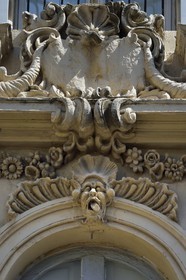 France, Bouches-du-Rhône (13), Arles, hotel Courtois de Langlade du XVIIIe siècle, aujourd'hui sous préfecture, mascaron de style rocaille