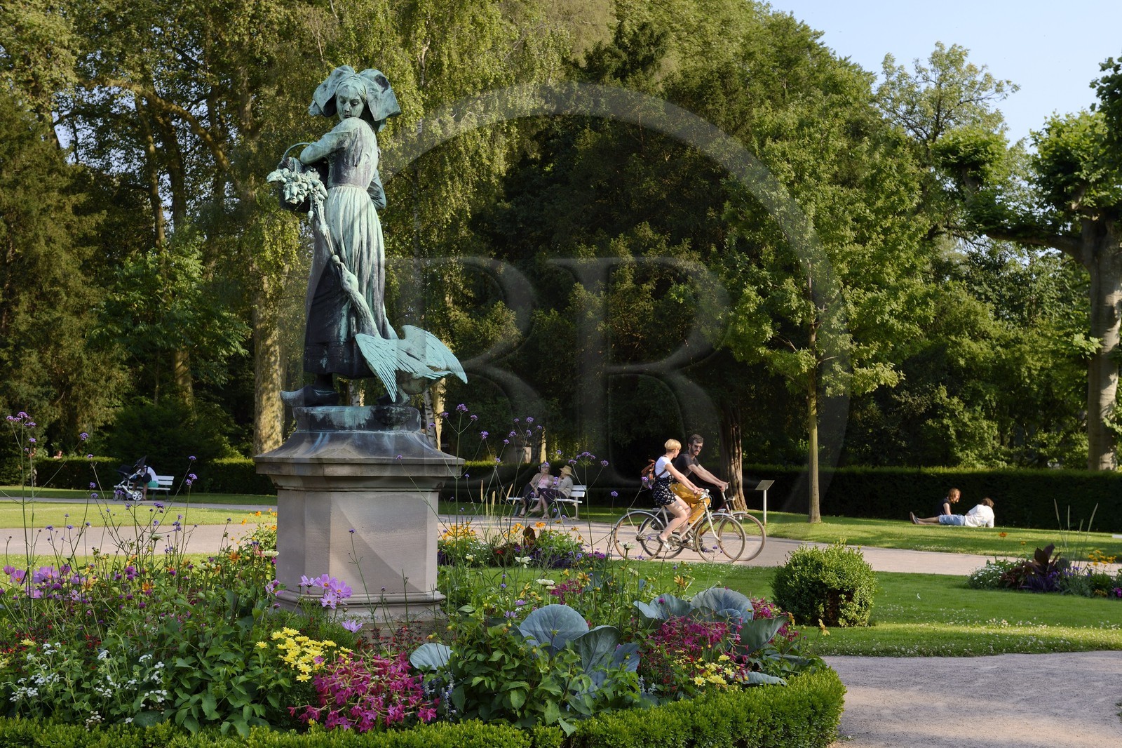 France, Bas Rhin, Strasbourg, Parc de l'Orangerie (Orangery Park), bronze statue of Ganseliesel (Elisabeth accompanied by a goose) by sculptor Charles Albert Schultz (1899)