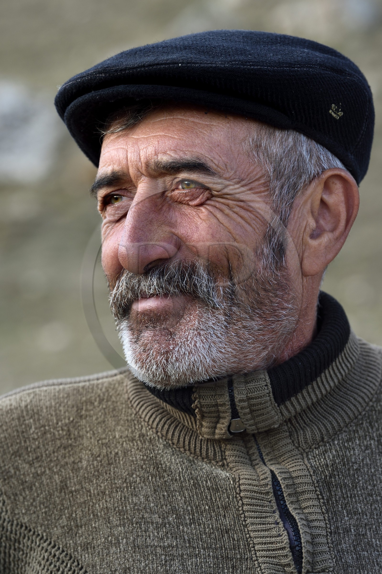 Azerbaïdjan, région de Quba (Guba), chaine de montagne du Grand Caucase, Aqiv, berger du village de Giriz