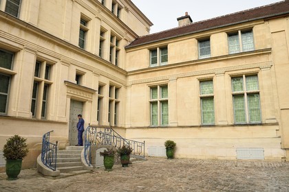 France, Aisne (02), Château-Thierry, Musée Jean de La Fontaine - Ville de Chateau-Thierry dans la maison natale du poète, la facade Renaissance et le perron sur le côté cour