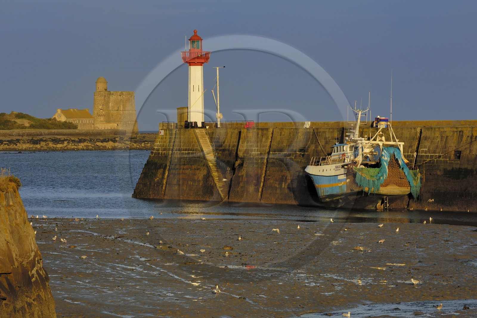 France, Manche (50), Val de Saire, port de Saint-Vaast-la-Hougue et son fort Vauban classé Patrimoine Mondial de l'UNESCO de l'Ilet Vauban sur l'Ile de Tatihou