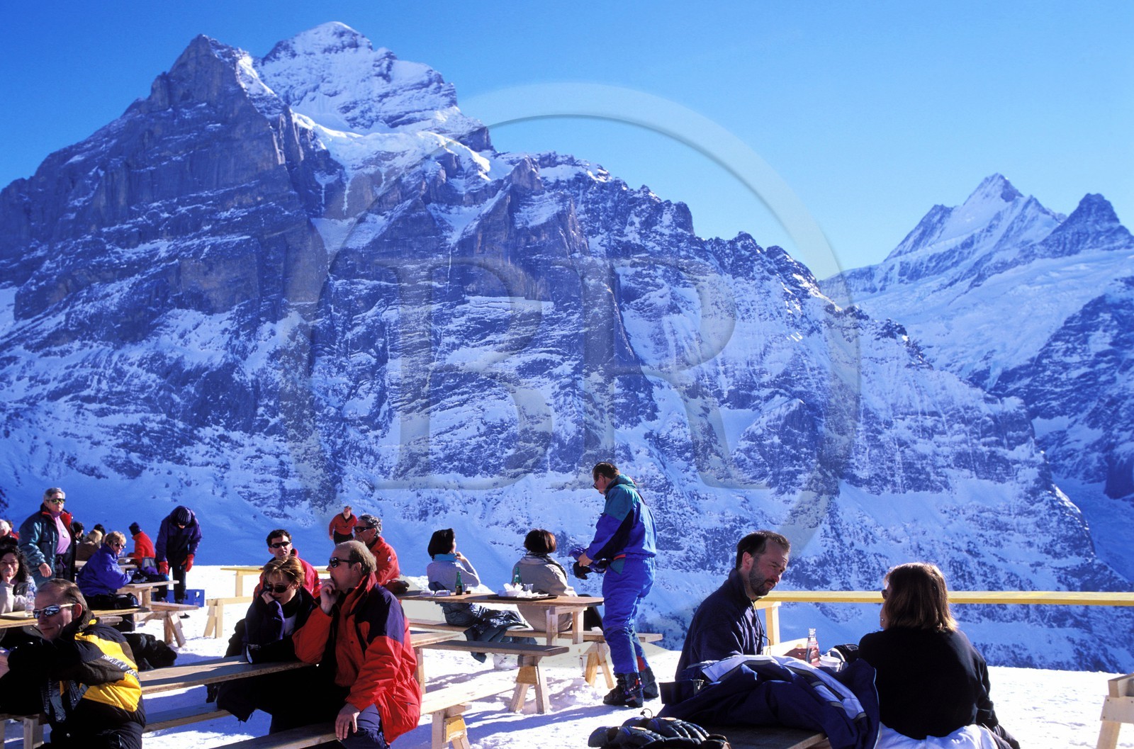 Suisse, région de Bern (Oberland Bernois), Grindelwald, terrasse d'un restaurant d'altitude