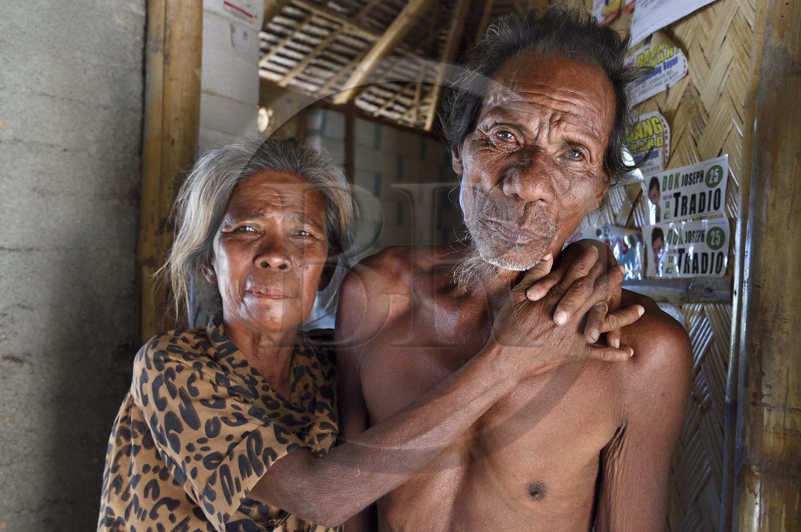Philippines, Calamian Islands in northern Palawan, Uson Island in Coron Bay, village of Barangay Lajala, the seaweed diver-gatherer couple Lilia and Danilo Magahon of the Tagbanua ethnic group