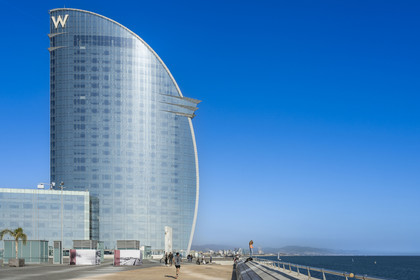 Espagne, Catalogne, Barcelone, La Barceloneta, Port Vell, l'Hotel W Barcelona de l'architecte Ricardo Bofill sur le front de mer
