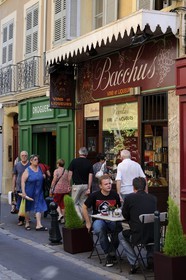 France, Bouches-du-Rhône (13), Aix-en-Provence, terrasse de Café dans la rue d'Italie