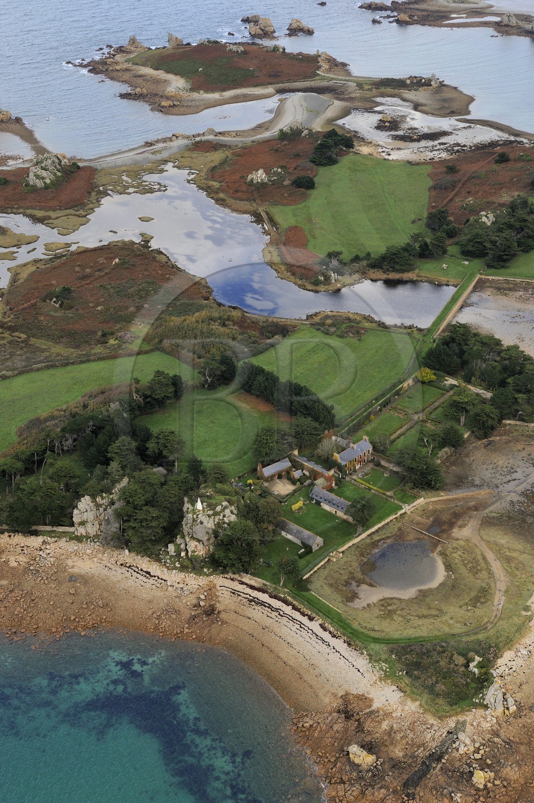 France, Côtes-d'Armor (22), Côte d'Ajoncs, Penvénan, Ile Saint Gildas(vue aérienne)