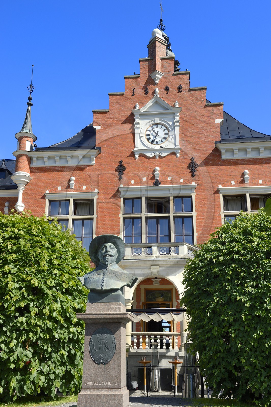Suède, Comté de Vasterbotten, Umea, statue du roi Gustave-Adolphe de Suède (le roi Gustav II Adolf) qui a fondé la ville en 1622, devant l'ancien hôtel de ville