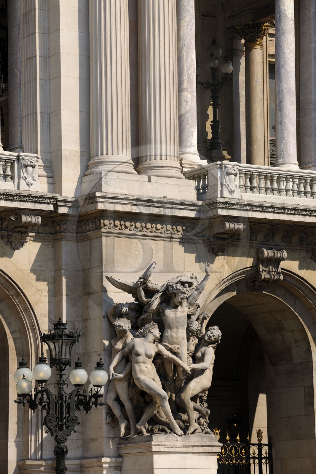 France, Paris (75), l'Opéra Garnier, détail de la façade sud, La Danse de Jean-Baptiste Carpeaux mais copie de Paul Belmondo