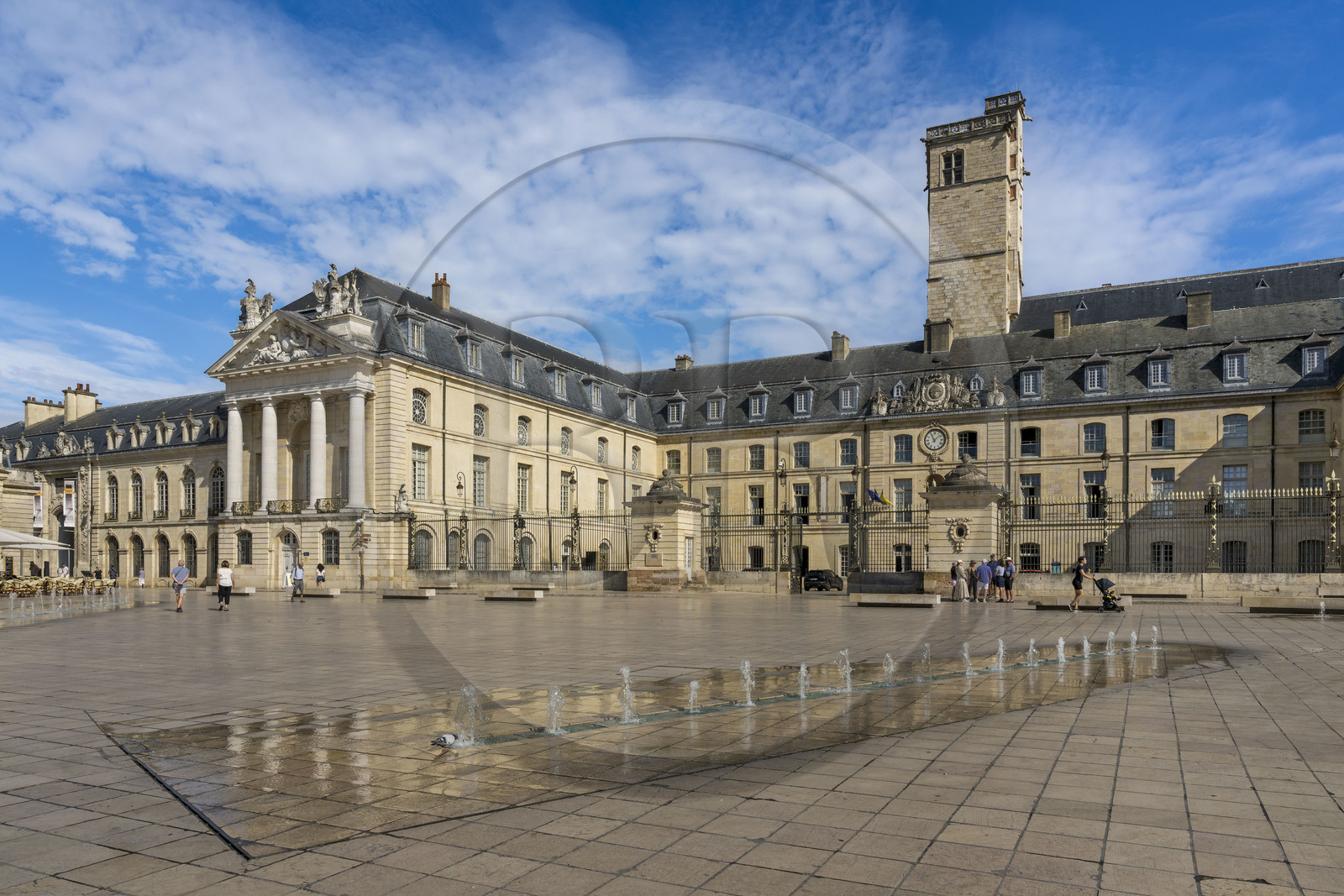 France, Cote d'Or, Dijon, area listed as World Heritage by UNESCO, Palace of the Dukes of Burgundy on the Place de la Libération topped by the Philippe Le Bon tower