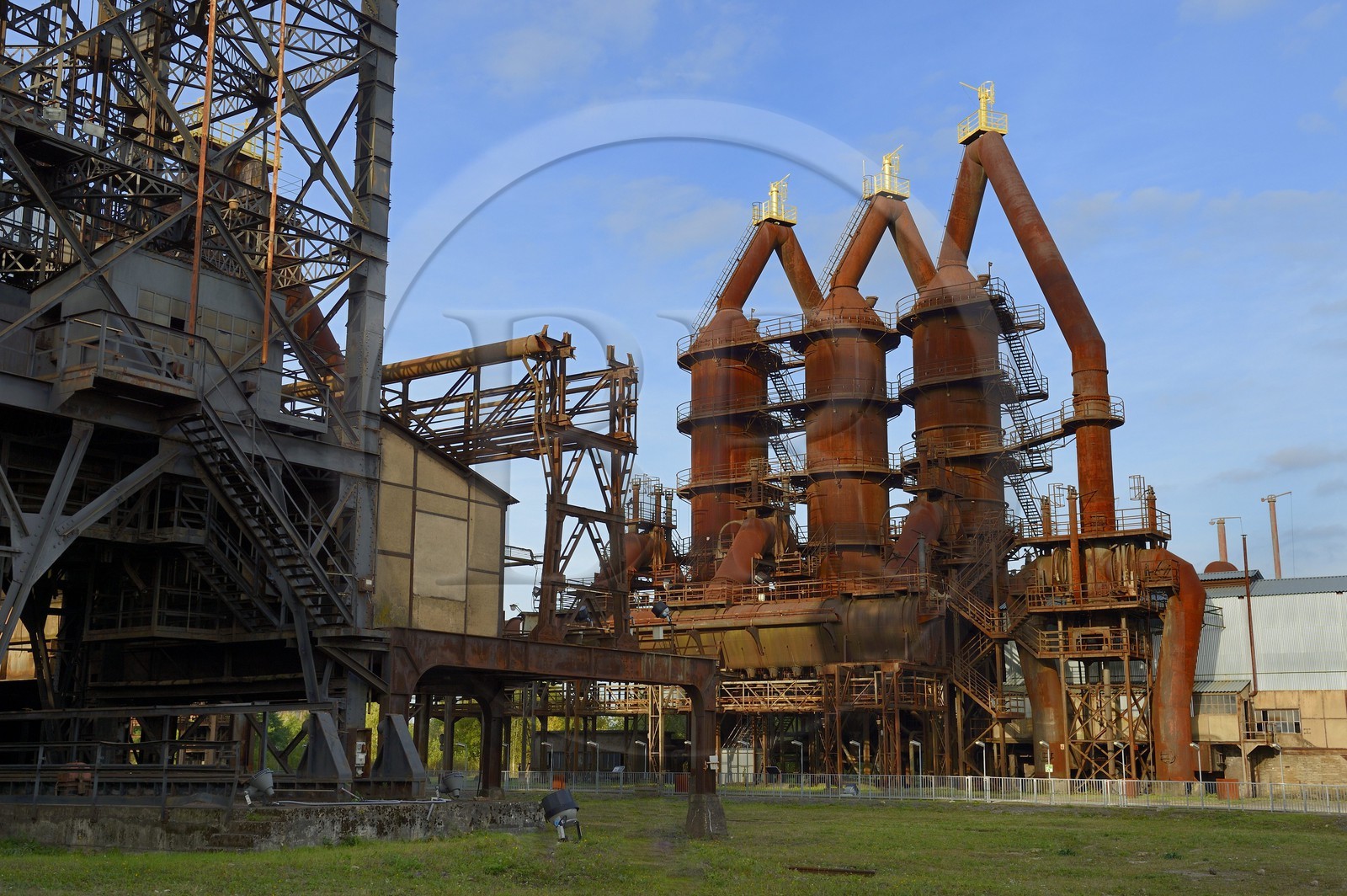 France, Moselle (57), Vallée de la Fensch, usine sidérurgique d'Uckange, Parc du Haut-fourneau U4, batiment de l'épuration des gaz