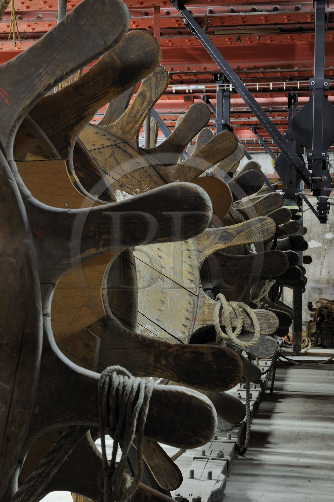 France, Paris (75), l'Opéra Garnier, les cabestans sous la scène