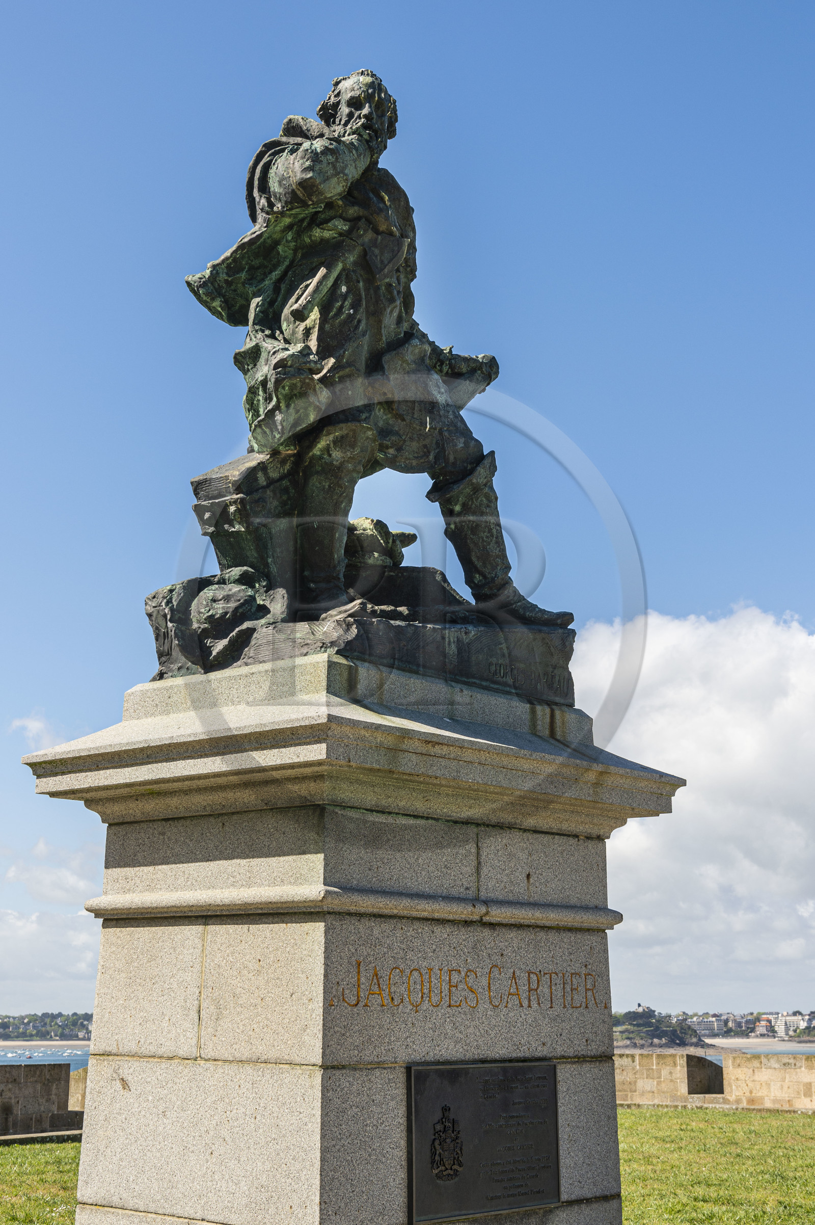 France, Ille-et-Vilaine (35), Côte d'Emeraude, Saint-Malo, statue représentant Jacques Cartier par le sculpteur Georges Bareau
