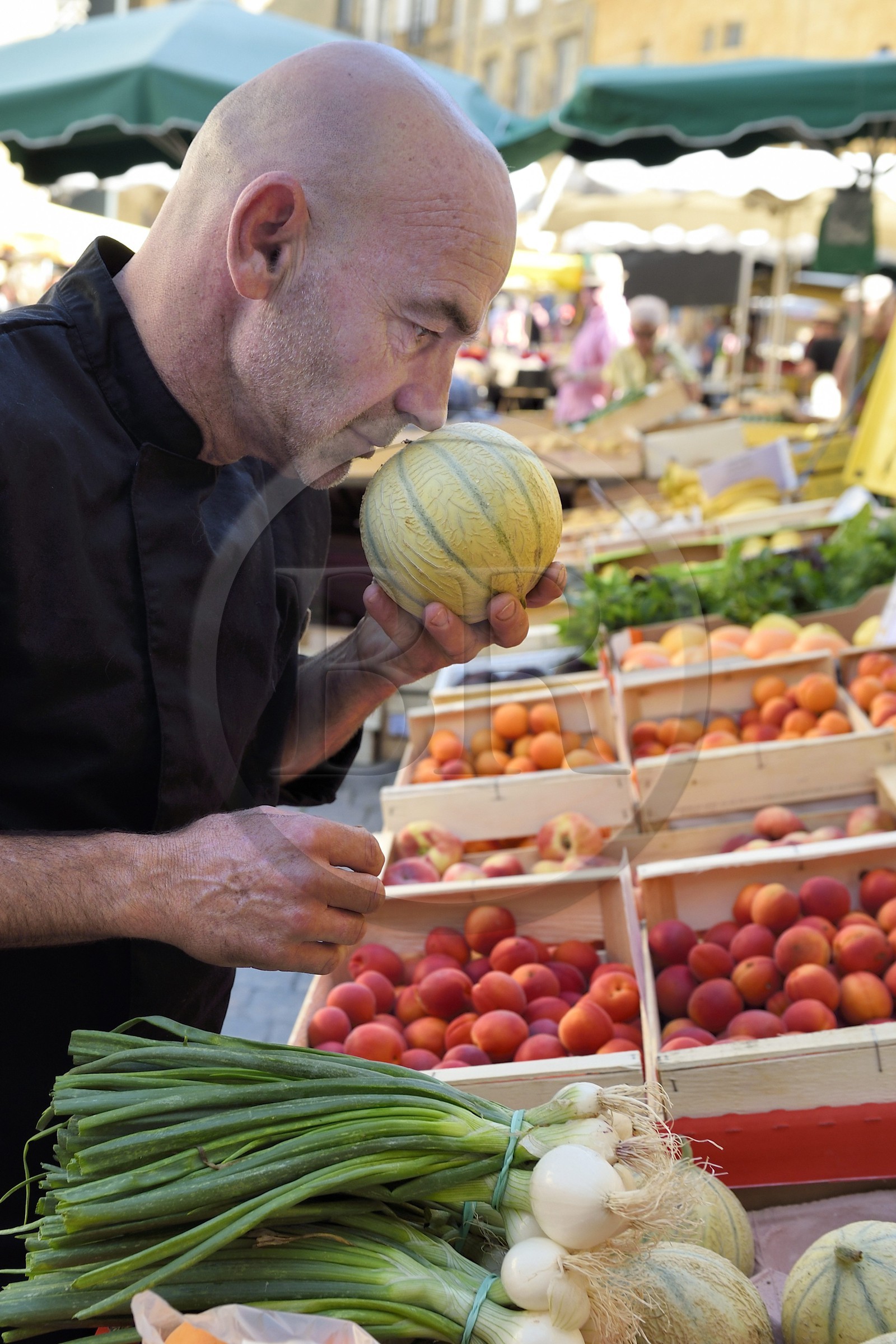 France, Dordogne, Perigord Noir, Dordogne valley, Sarlat la Caneda, market day on Place de la Liberté (Liberty square), the Chef Patrick Lavergne from the restaurant Presidial